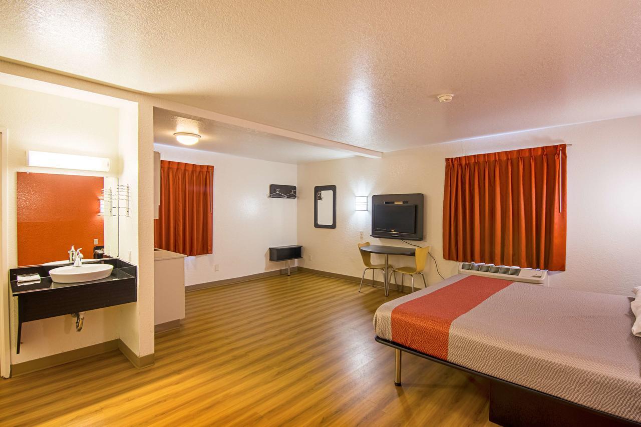Motel 6 Little Rock South Kültér fotó