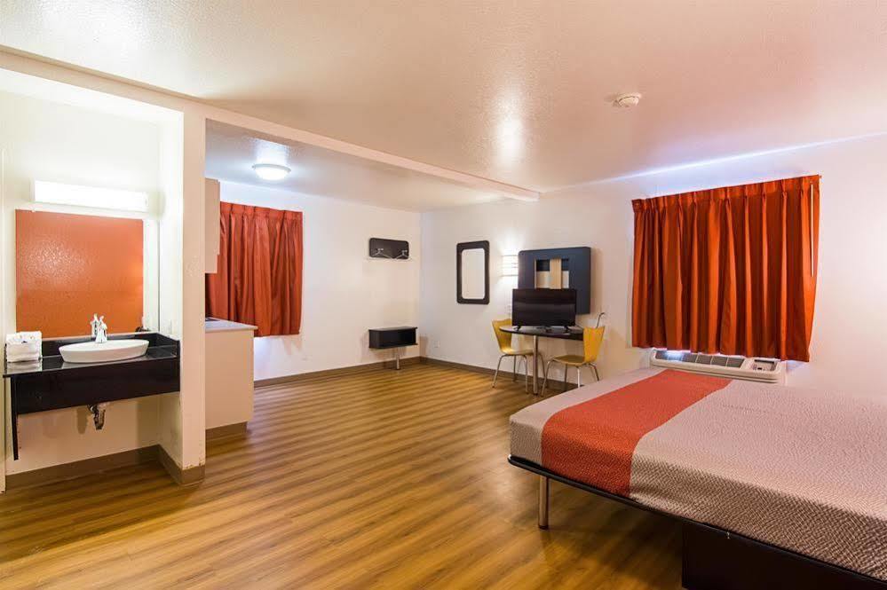 Motel 6 Little Rock South Kültér fotó